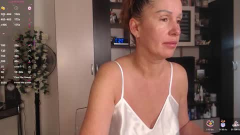 Snapshot of sheilaryan chatting on 11-23-25, 04:56 Sheila GMT 2 Tuesday Wednesday Friday Saturday Sunday- 8 5 online show from 11-23-25, 04:56