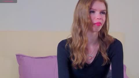 Snapshot of shelleyborom chatting on 10-26-25, 06:19 Sofia online show from 10-26-25, 06:19