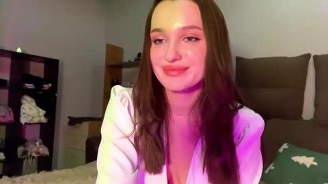 Snapshot of shellicruickshank chatting on 12-15-25, 03:38 Elsa online show from 12-15-25, 03:38