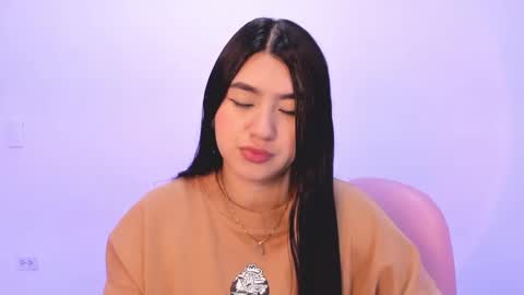 Snapshot of shelly_rohades chatting on 10-13-25, 01:27 online show from 10-13-25, 01:27