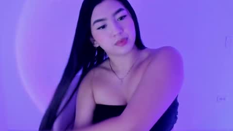 Snapshot of shelly_rohades chatting on 10-20-25, 01:28 online show from 10-20-25, 01:28