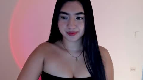 Snapshot of shelly_rohades chatting on 10-30-25, 02:57 online show from 10-30-25, 02:57