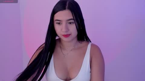 Snapshot of shelly_rohades chatting on 10-31-25, 07:42 online show from 10-31-25, 07:42