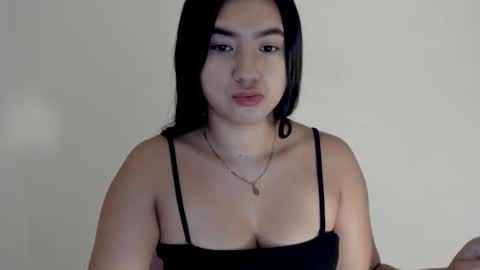 Snapshot of shelly_rohades chatting on 11-03-25, 01:19 online show from 11-03-25, 01:19