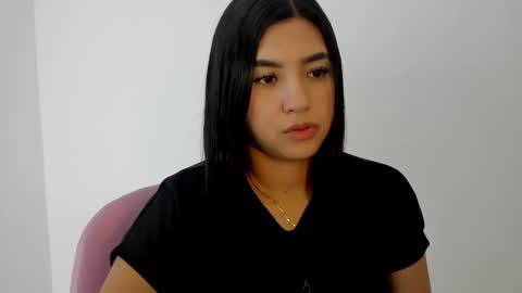 Snapshot of shelly_rohades chatting on 11-05-25, 04:23 online show from 11-05-25, 04:23