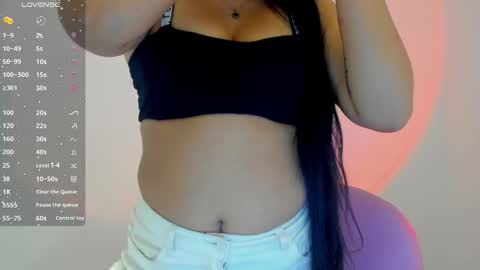 Snapshot of shelly_rohades chatting on 11-11-25, 02:11 online show from 11-11-25, 02:11