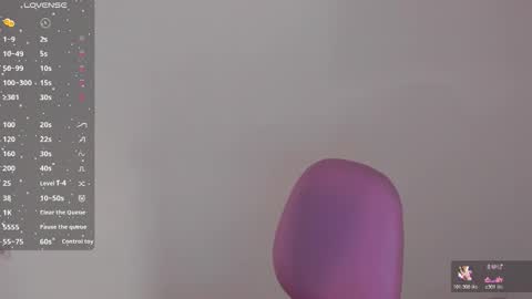 Snapshot of shelly_rohades chatting on 11-28-25, 02:47 online show from 11-28-25, 02:47