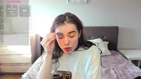 ShelyMoon online show from 10-18-25, 12:39