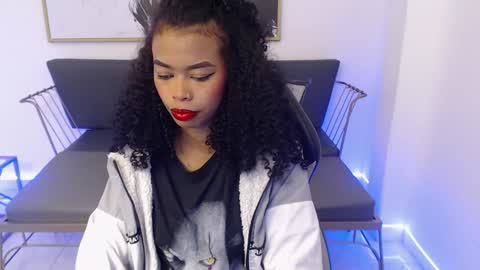 Shenna online show from 12-18-24, 01:34