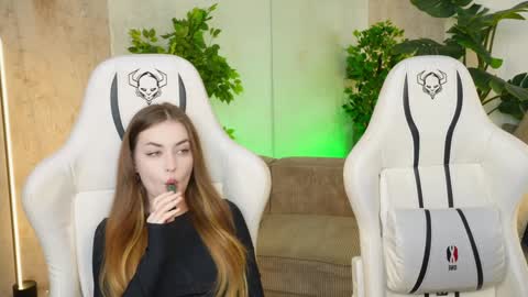 Snapshot of sheryl_elegance chatting on 12-16-24, 12:06 Sheryl online show from 12-16-24, 12:06