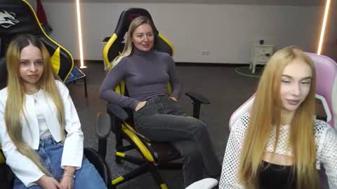 Snapshot of sheryl_elegance chatting on 09-29-25, 10:42 Sheryl online show from 09-29-25, 10:42