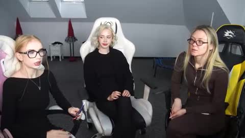 Snapshot of sheryl_elegance chatting on 10-16-25, 10:38 Sheryl online show from 10-16-25, 10:38