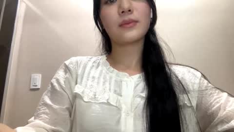 Snapshot of shielabierly chatting on 10-21-25, 01:45 Sophie online show from 10-21-25, 01:45