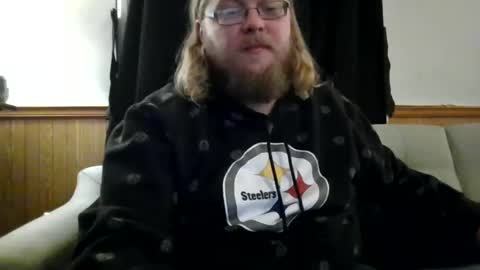 Snapshot of shifty885 chatting on 12-19-24, 09:17 shifty885 online show from 12-19-24, 09:17