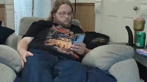 Snapshot of shifty885 chatting on 06-27-26, 08:14 shifty885 online show from 06-27-26, 08:14