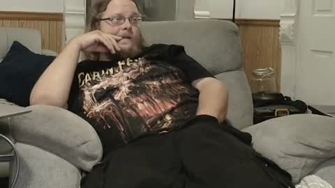 Snapshot of shifty885 chatting on 07-12-26, 01:51 shifty885 online show from 07-12-26, 01:51