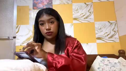 Evelyn online show from 05-06-26, 03:28