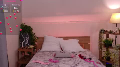 Snapshot of shine_abby_ chatting on 07-28-26, 12:48 Abby online show from 07-28-26, 12:48