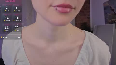 Snapshot of shine_vivi chatting on 03-26-26, 03:28 Vivi online show from 03-26-26, 03:28