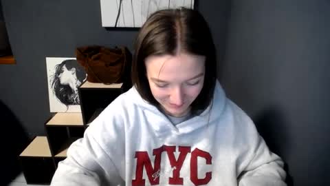 Snapshot of shining_pearl chatting on 06-12-26, 08:35 Jesica online show from 06-12-26, 08:35