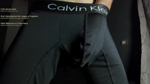 Snapshot of shinomojo chatting on 01-24-25, 04:39 Elliot online show from 01-24-25, 04:39