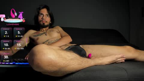 Snapshot of shinomojo chatting on 02-20-25, 10:15 Elliot online show from 02-20-25, 10:15