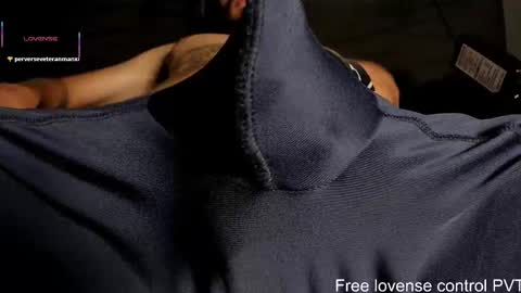 Snapshot of shinomojo chatting on 03-05-25, 03:51 Elliot online show from 03-05-25, 03:51