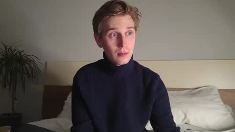 Snapshot of shirizo chatting on 09-23-25, 09:29 Matthew online show from 09-23-25, 09:29