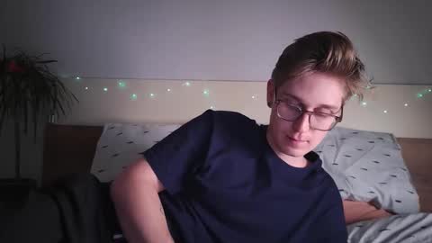 Snapshot of shirizo chatting on 01-08-26, 09:28 Matthew online show from 01-08-26, 09:28