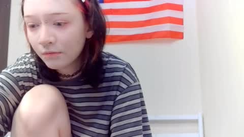 Snapshot of shirleyboulet chatting on 02-08-26, 09:07 Luna online show from 02-08-26, 09:07