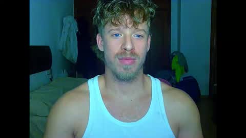 Snapshot of shirtless_dj chatting on 10-25-25, 12:07 Cick Goreskin online show from 10-25-25, 12:07