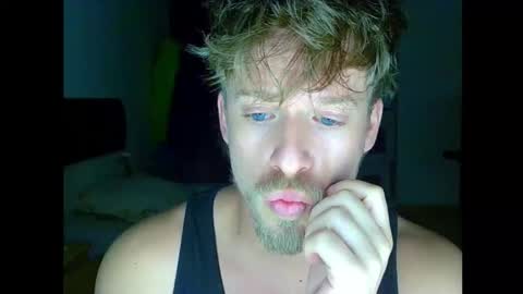 Snapshot of shirtless_dj chatting on 11-04-25, 02:21 Cick Goreskin online show from 11-04-25, 02:21