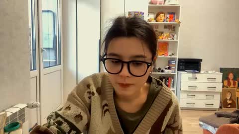 Marie online show from 02-08-26, 12:08