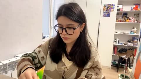 Marie online show from 04-11-26, 12:09