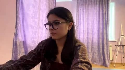 Marie online show from 04-28-26, 02:22