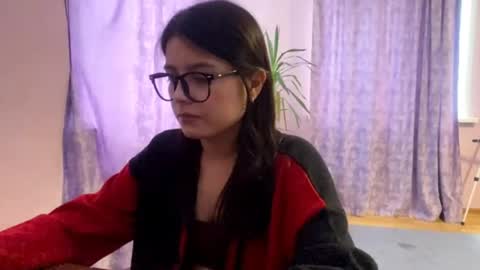 Snapshot of shontagrabowski chatting on 04-29-26, 01:48 Marie online show from 04-29-26, 01:48