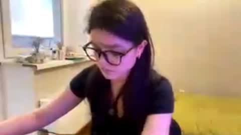 Snapshot of shontagrabowski chatting on 06-04-26, 02:34 Marie online show from 06-04-26, 02:34