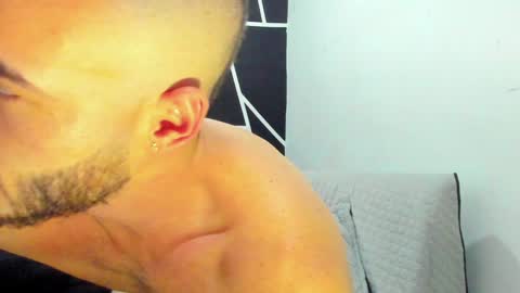 Snapshot of shooter_boy_ chatting on 12-31-24, 04:27 Shooter online show from 12-31-24, 04:27