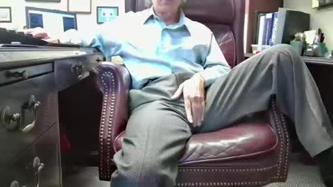 Snapshot of shootme69 chatting on 10-23-25, 12:15 nikolas send dm for an appointment online show from 10-23-25, 12:15