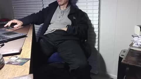 Snapshot of shootme69 chatting on 10-28-25, 02:15 nikolas send dm for an appointment online show from 10-28-25, 02:15