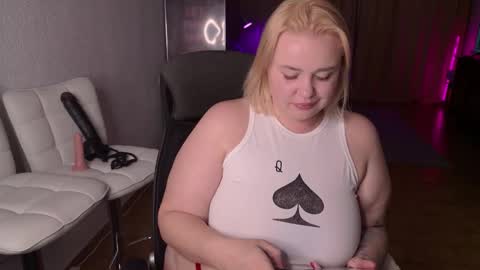 Mimi   online show from 11-21-25, 06:06