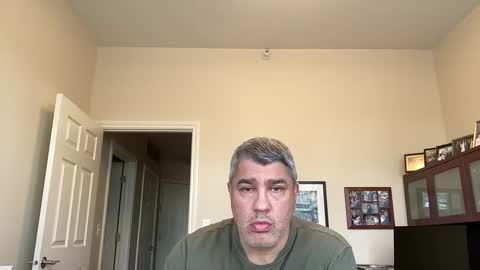 Snapshot of showmet chatting on 01-28-25, 09:08 Chicago Guy online show from 01-28-25, 09:08