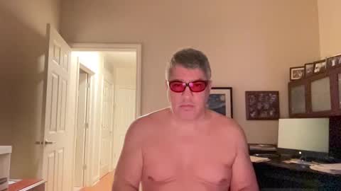 Snapshot of showmet chatting on 02-08-25, 05:18 Chicago Guy online show from 02-08-25, 05:18