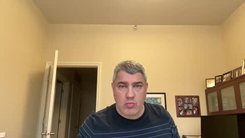 Snapshot of showmet chatting on 03-04-25, 08:49 Chicago Guy online show from 03-04-25, 08:49