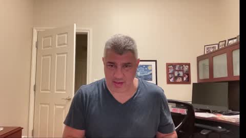 Snapshot of showmet chatting on 09-27-25, 12:15 Chicago Guy online show from 09-27-25, 12:15