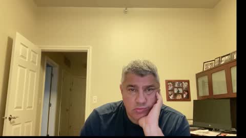 Snapshot of showmet chatting on 10-15-25, 10:54 Chicago Guy online show from 10-15-25, 10:54