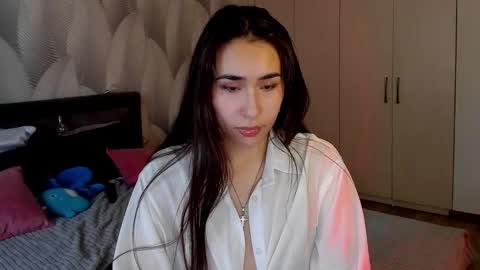 Mika online show from 11-10-25, 02:54