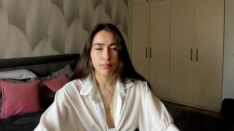 Mika online show from 03-02-26, 04:25