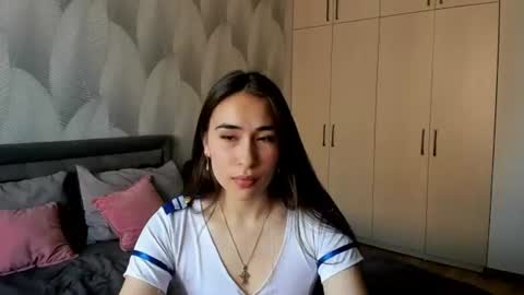 Snapshot of shy_bambiii chatting on 06-16-26, 08:39 Mika online show from 06-16-26, 08:39
