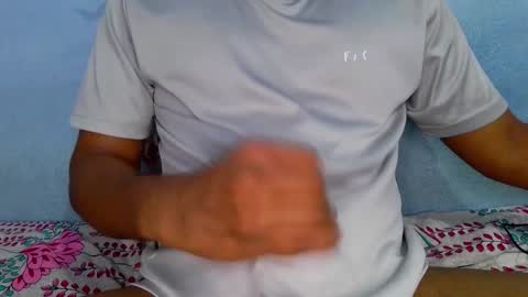 shyeyes online show from 12-18-24, 04:39